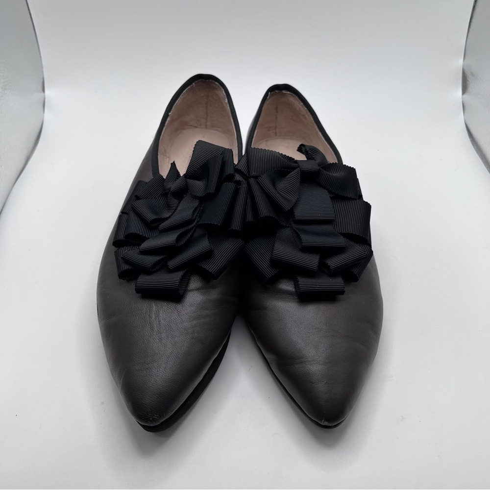 All Black flats bows point toe leather women’s size 38.5 US 8 edgy quite luxury - Picture 3 of 13